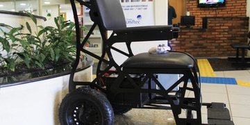 Em atividade multidisciplinar, alunos Uniftec desenvolvem cadeira de rodas motorizada de baixo custo