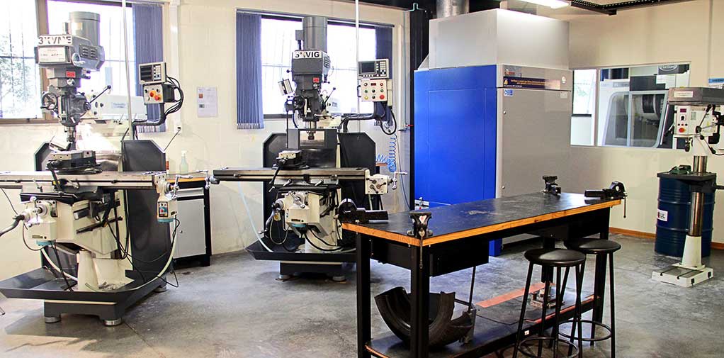 CX - O02 laboratório de Usinagem e Manufatura